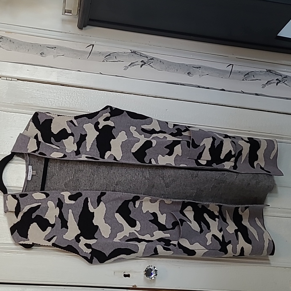 Sioni Camo Long Cardigan Vest - Medium